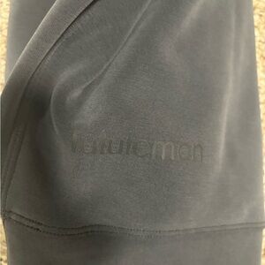 Lululemon black crew neck size 10